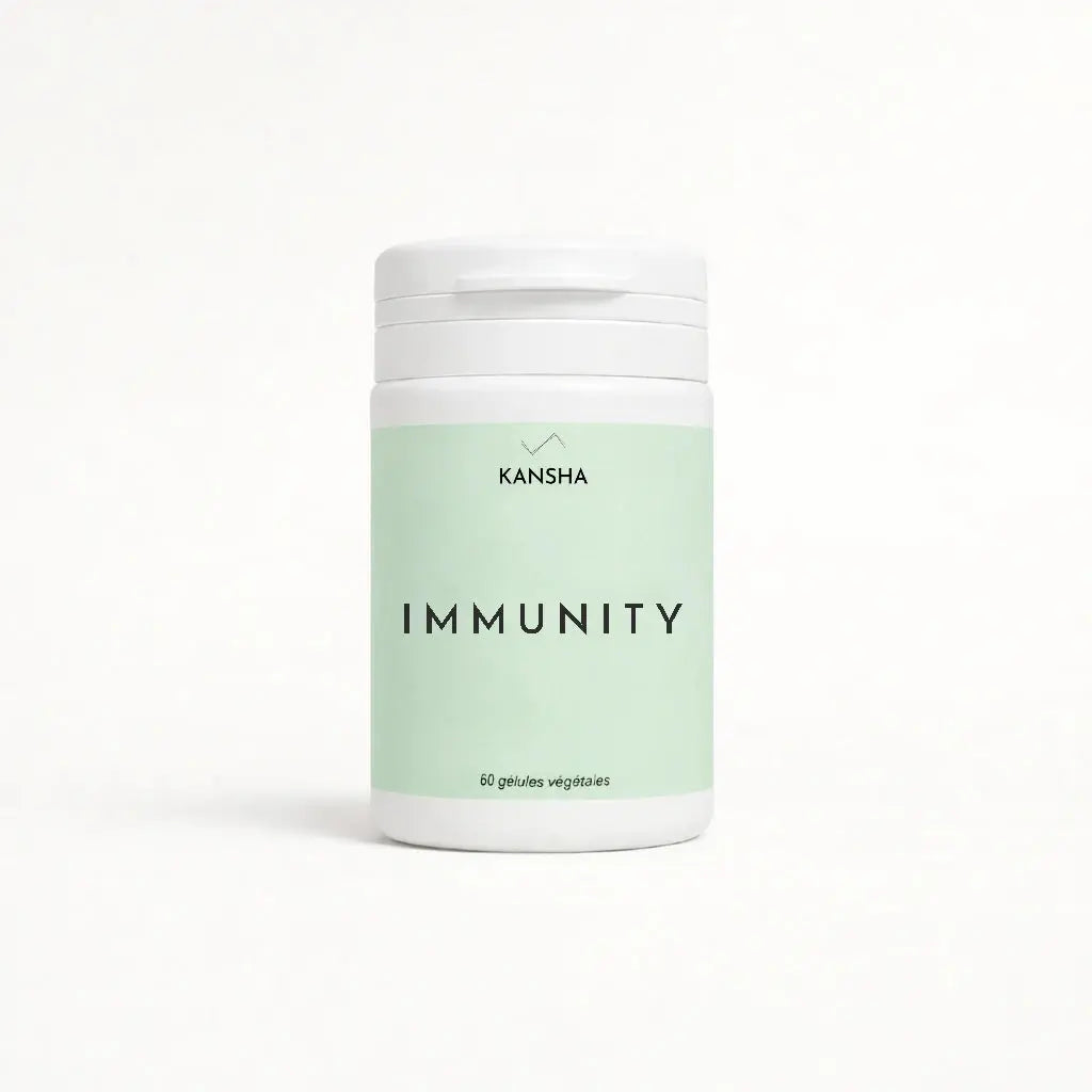 Flacon IMMUNITY de KANSHA au cassis et échinacée avec vitamines B et D - formulé en Suisse pour renforcer les défenses naturelles