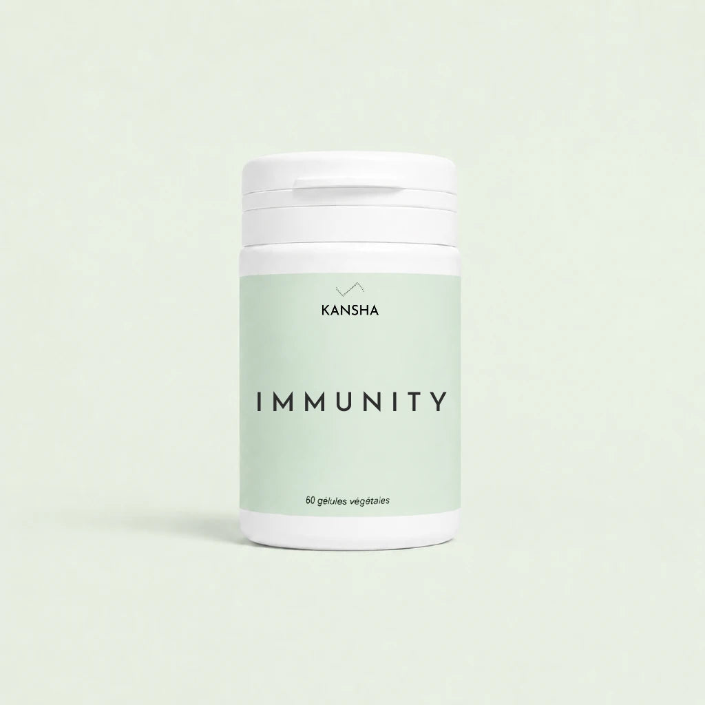 Flacon IMMUNITY de KANSHA au cassis et échinacée avec vitamines B et D - formulé en Suisse pour renforcer les défenses naturelles